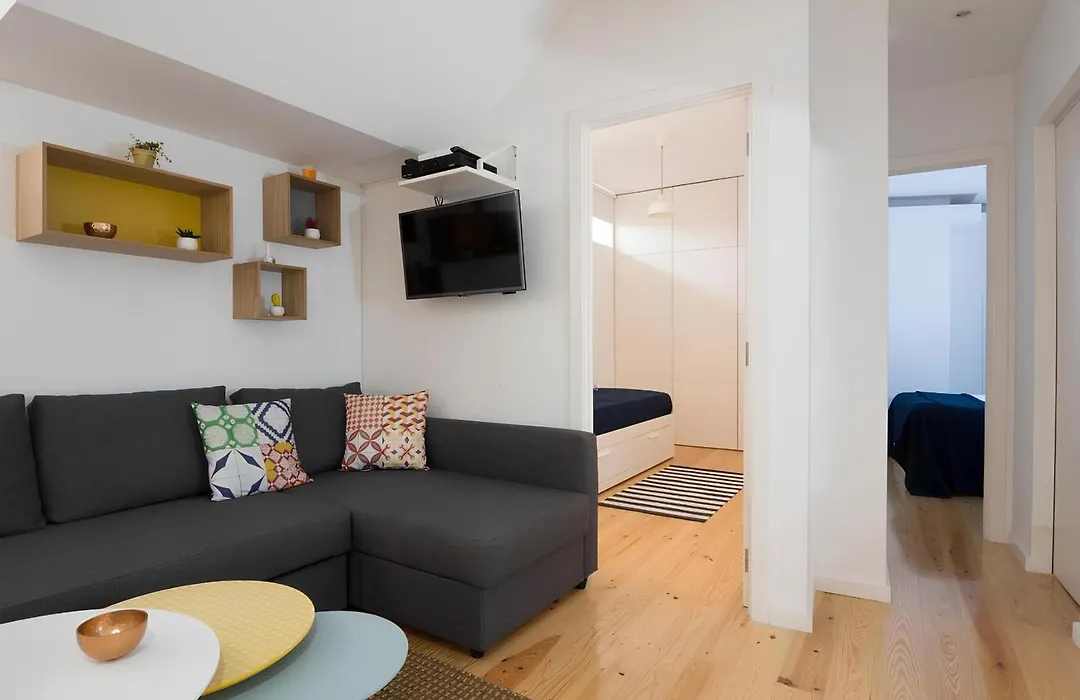 Casa Do Castelo 1- Work Or Relax In The Historic Heart Of Lisbon!-1