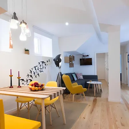 Casa Do Castelo 1- Work Or Relax In The Historic Heart Of Lisbon!-3